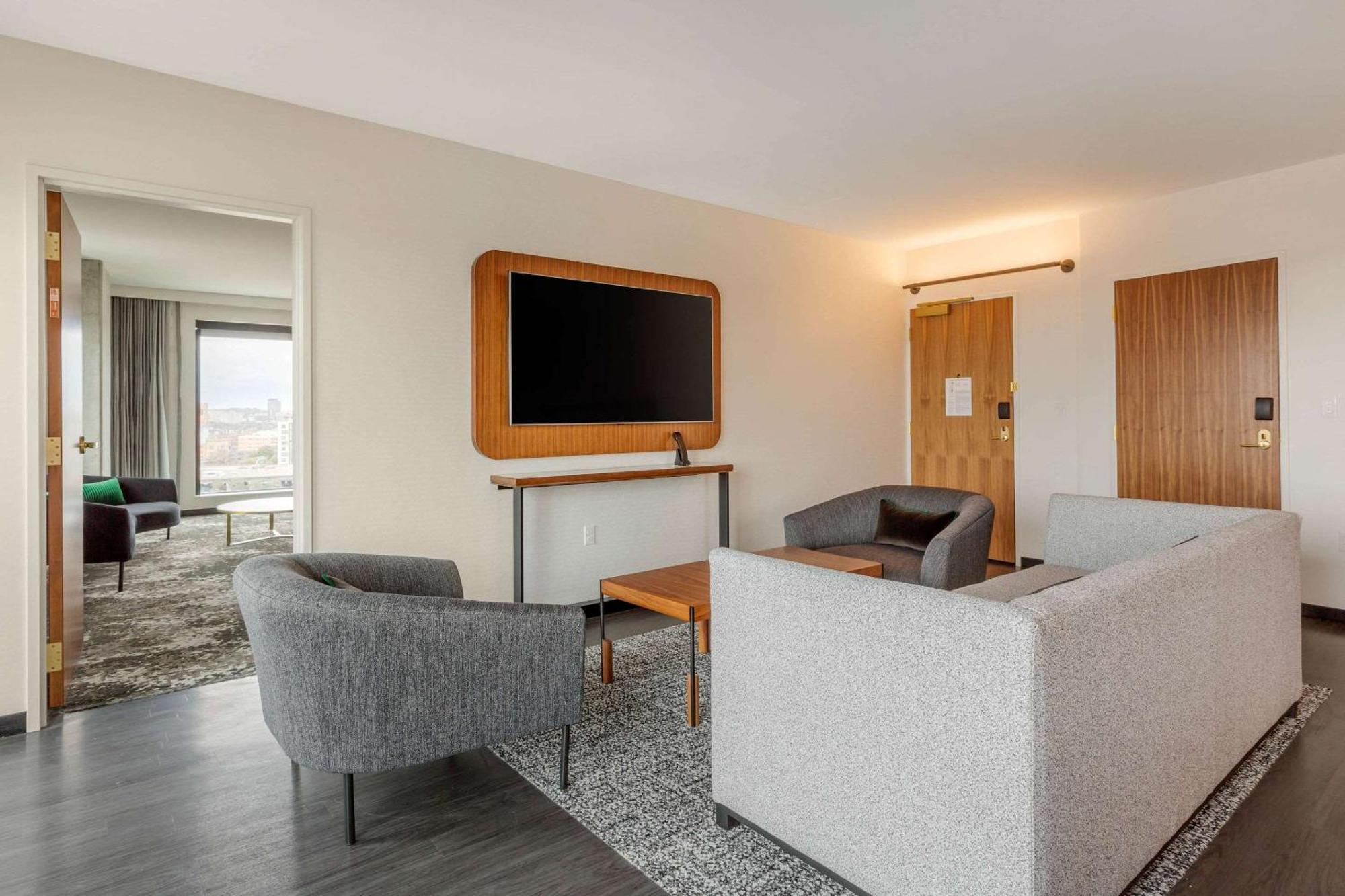 Cambria Hotel Boston Downtown - Seaport מראה חיצוני תמונה